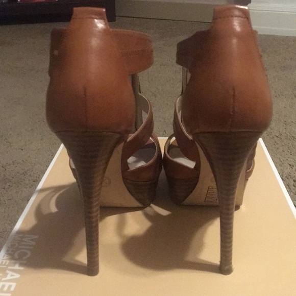 Michael Kors Berkley Platform - Picture 3 of 4